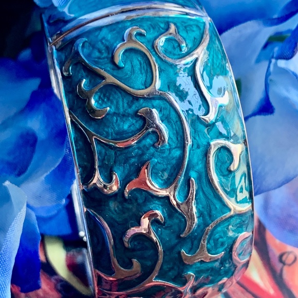 Aqua & Silver Enamel Swirls Chunky Clamper Bracelet - NWOT - Fashion Bracelet - Picture 9 of 9